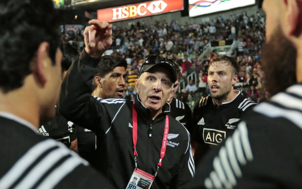 Sir Gordon Tietjens lays down the law to his team