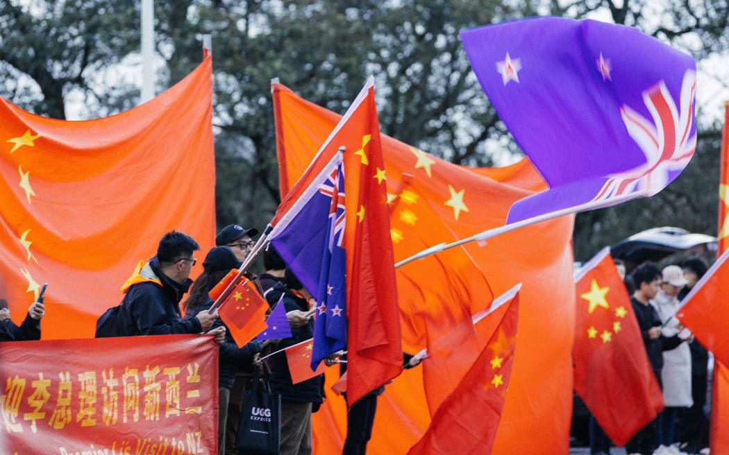 Supporters and protesters gather for Li Qiang's visit, 14th June 2024, Auckland
