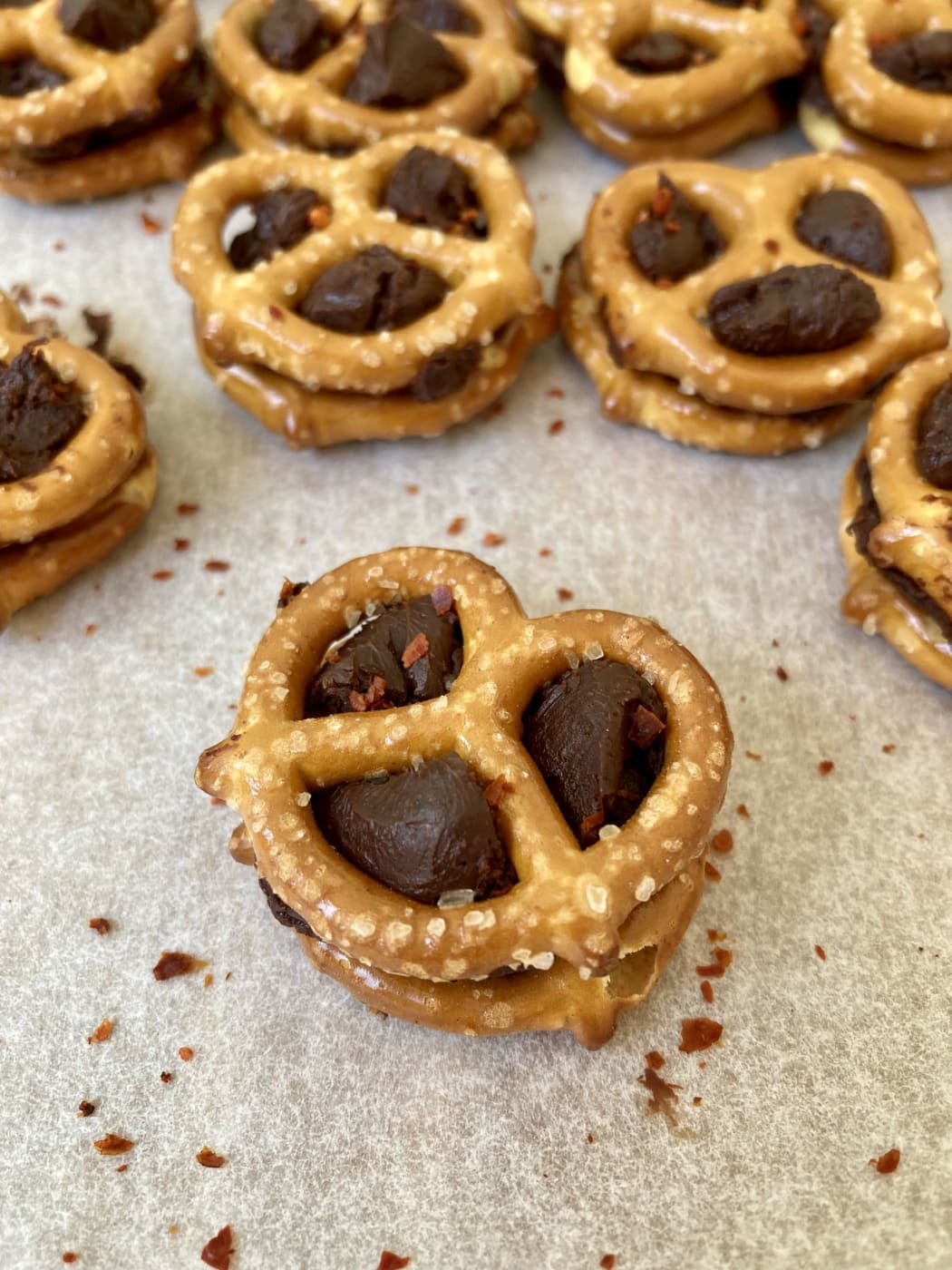 CHILLI CHOCOLATE PRETZEL SANDWICHES