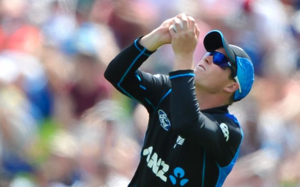 Black Caps debutant Henry Nicholls catches Sri Lankan batsman Tillakaratne Dilshan during the first ODI, Hagley Oval, Christchurch, New Zealand. 26th December 2015. Copyright Photo: John Davidson / www.photosport.nz