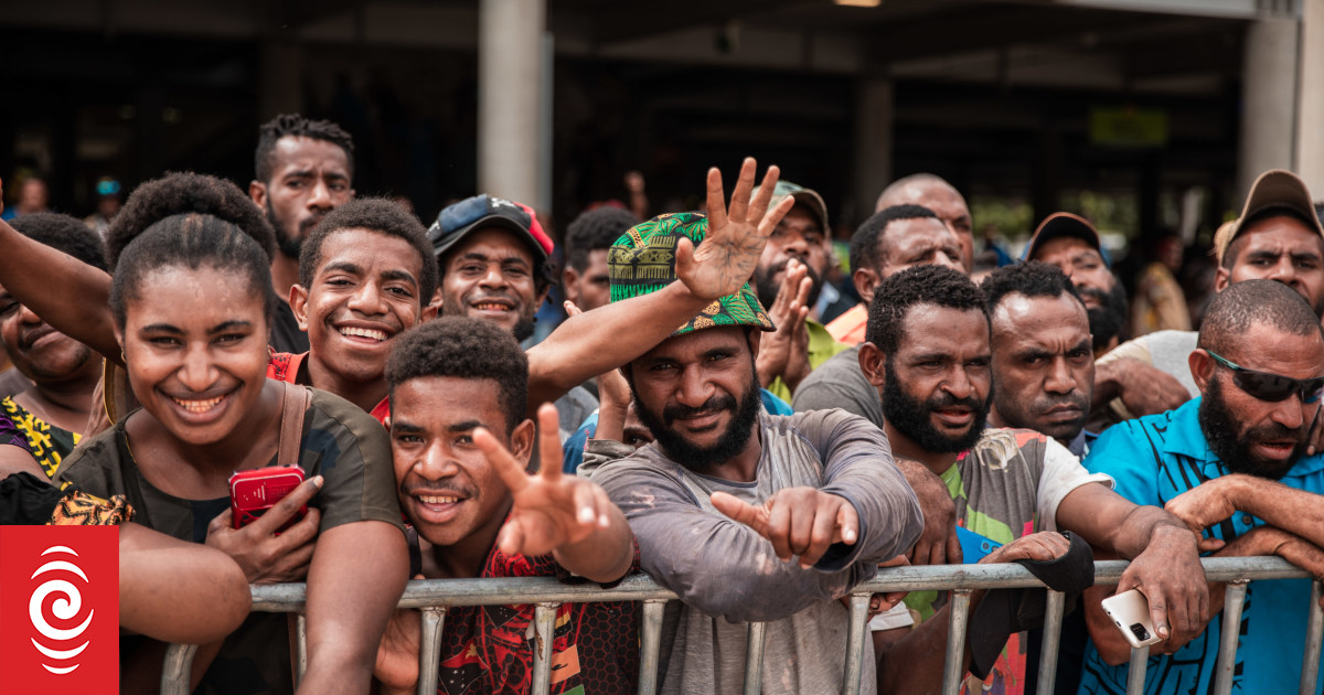 New book details 50 years of PNG economic volatility