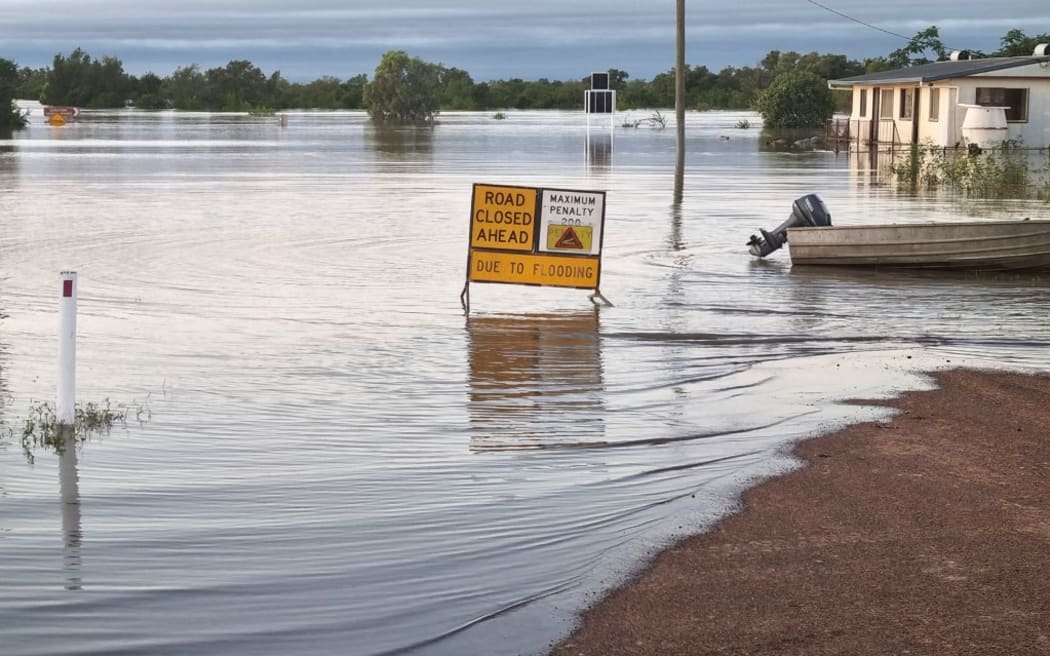 Record-breaking Queensland flood peak predicted | RNZ News