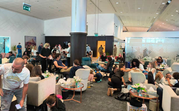 Passengers foil bid to crash Dubai-Tel Aviv flight, Israel says, after ...