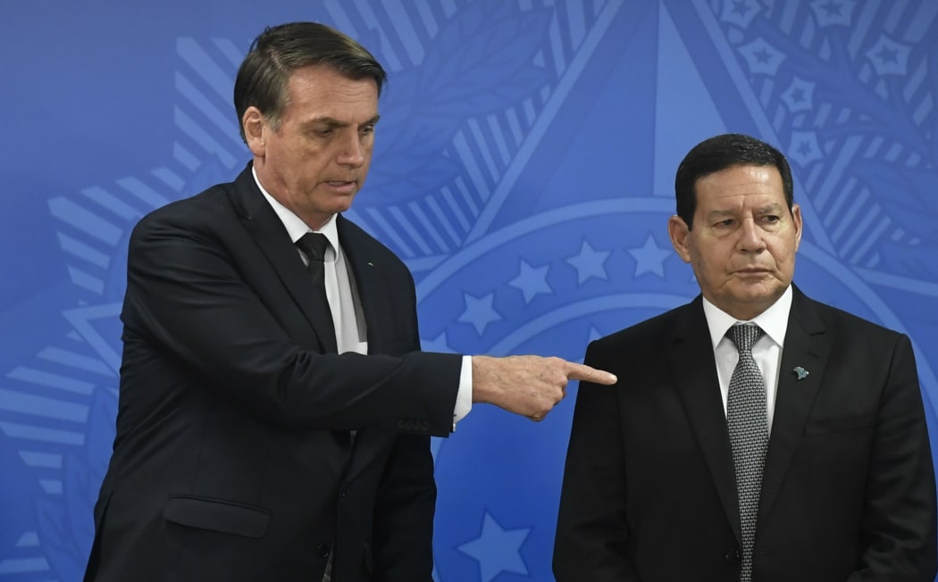 - Jair Bolsonaro, President of the Republic, accompanied by Hamilton Mourao, Vice President of the Republic, on this Tuesday, June 18, at the Planalto Palace. Photo: Mateus Bonomi / AGIF
