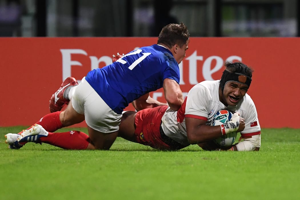 Tonga's Zane Kapeli scored with 90 seconds remaining to set up a grandstand finish.