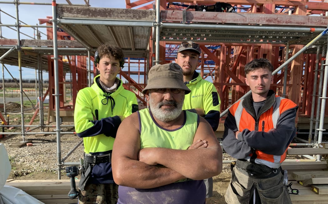 For rangatahi Tūmoana Tahuri, Kauri Stephens and Pahia Ikin, pictured with Whānau Engagement Co-ordinator Rōpata Stephens, front, the build of the papakāinga is pretty special. The project marks the start of a four-year building apprenticeship with Scott Construction – an opportunity the marae redevelopment team had built-in as part of the tender conditions.