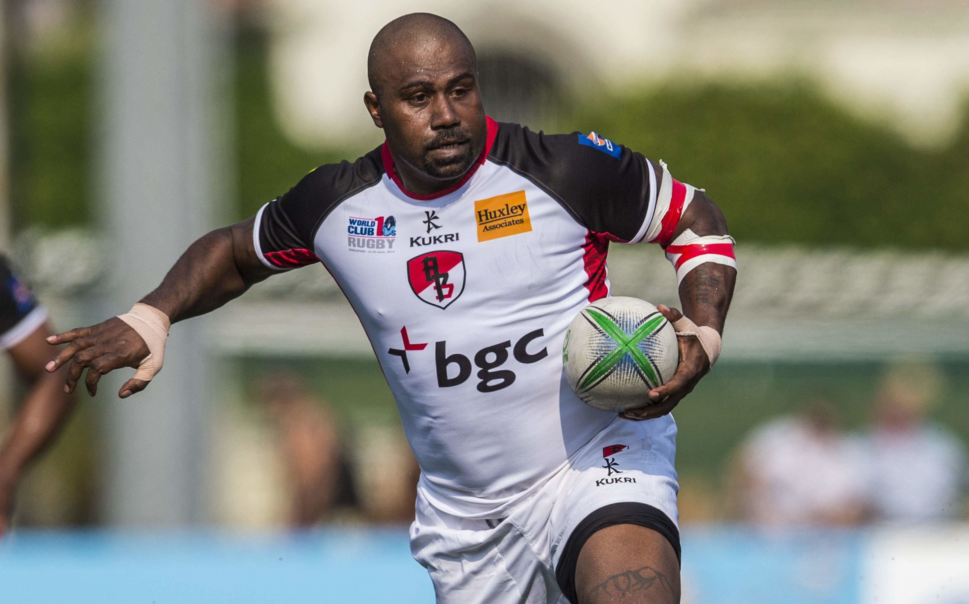 Rupeni Caucaunibuca playing for the Asia Pacific Dragons at the 2014 Hong Kong 10s.