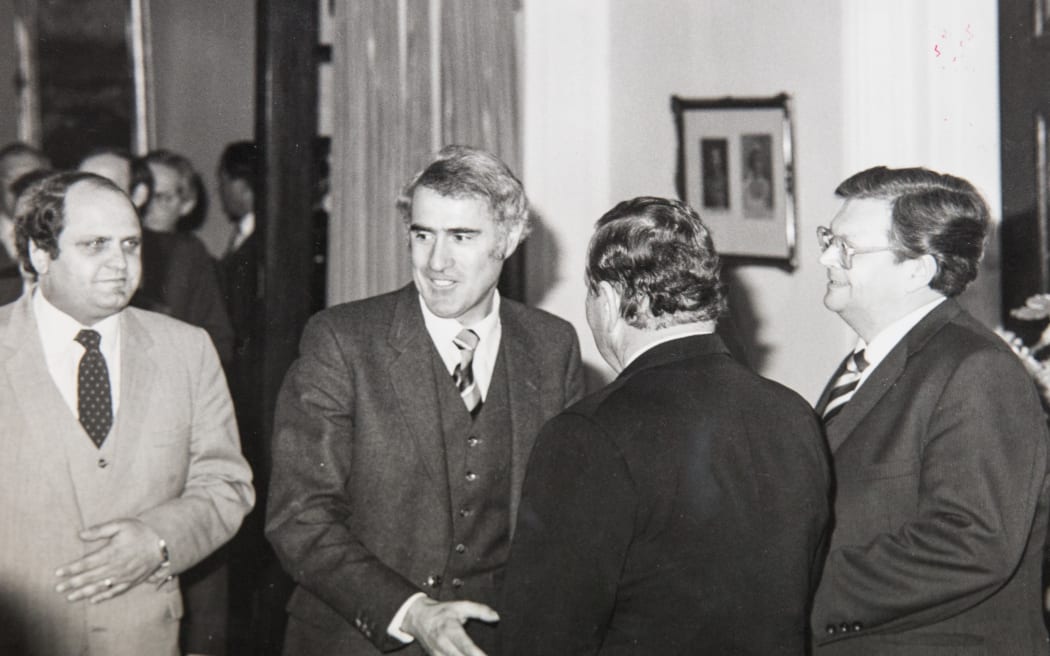 Mike Moore, Geoffrey Palmer & David Lange being sworn into cabinet, 1984