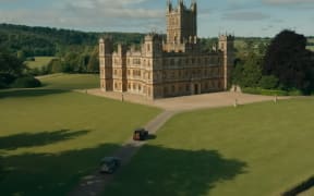 Wide shot of Downton Abbey
