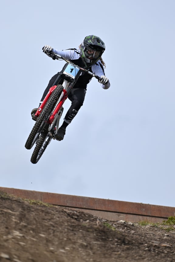 Erice van Leuven (New Zealand) on her way to winning the 2024 world junior women's downhill title in Andorra.