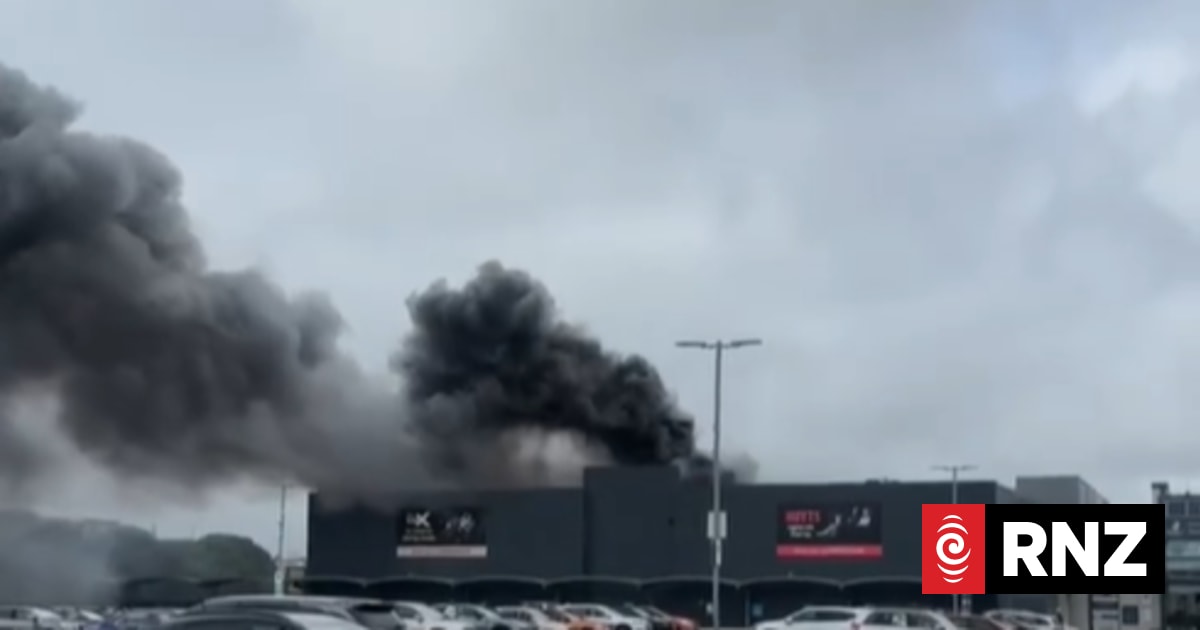 Fire crews battle large blaze at Botany Town Centre in Auckland