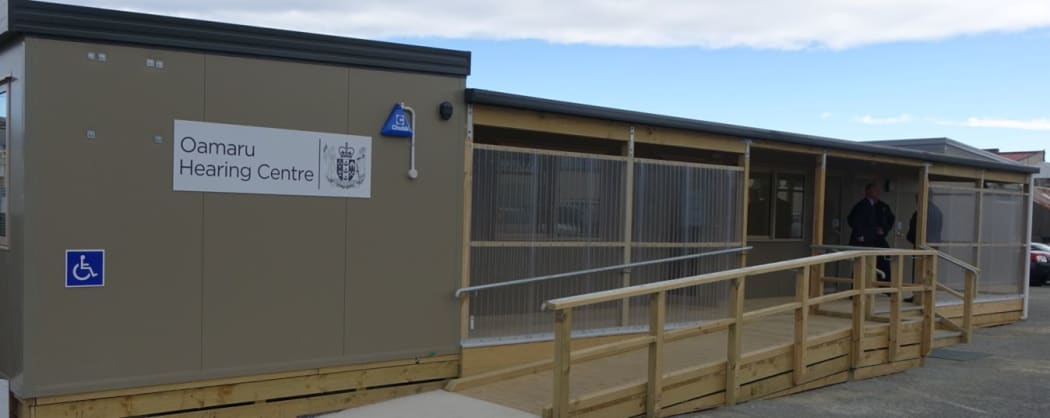 A prefab in an Oamaru carpark has replaced a historic court house considered a quake-risk.