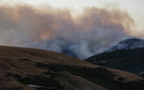 Port Hills fire day 2 - Worsley Rd