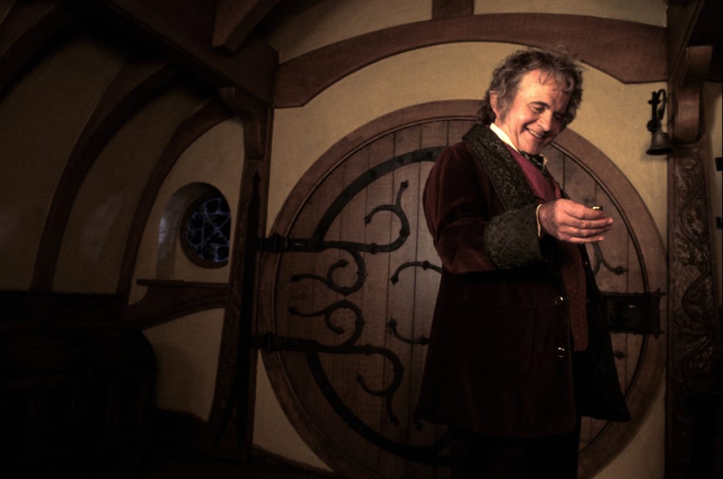 Le Seigneur de l Anneau
The Lord of the Rings 
2001
Real  Peter Jackson
Ian Holm.
Collection Christophel / RnB © New Line Cinema / WingNut Films