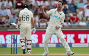 Matt Henry celebrates taking the wicket of Joe Root
New Zealand BlackCaps v England, Day 1 of the 2nd Test at Birmingham, England on Thursday 10th June 2021.
New Zealand in England Cricket Test Series 2021.
Copyright photo: Matthew Impey / www.photosport.nz