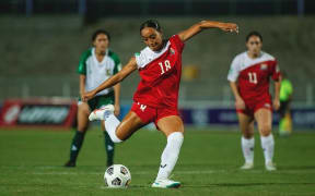Laveni Vaka on the attack for Tonga against the Cook islands at the 2022 OFC tournament in Fiji. Photo: OFC Media