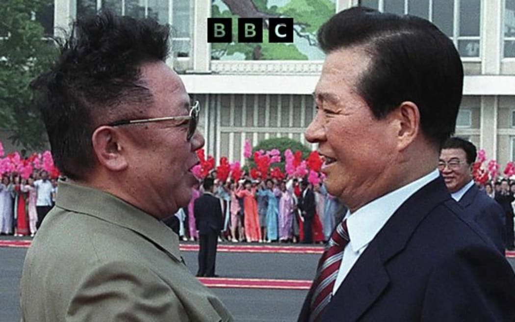 North Korean leader Kim Jong Il and South Korean President Kim Dae-jung