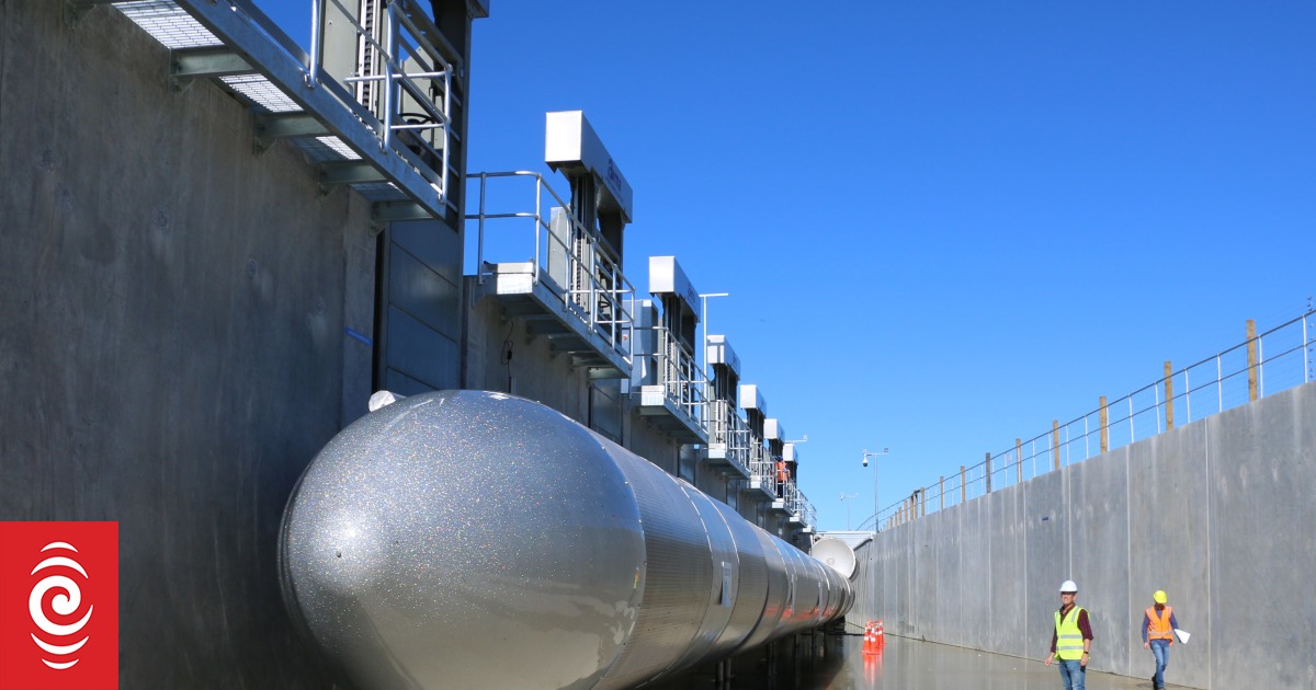 Missile shaped fish screen hits the Rangitata River | RNZ News