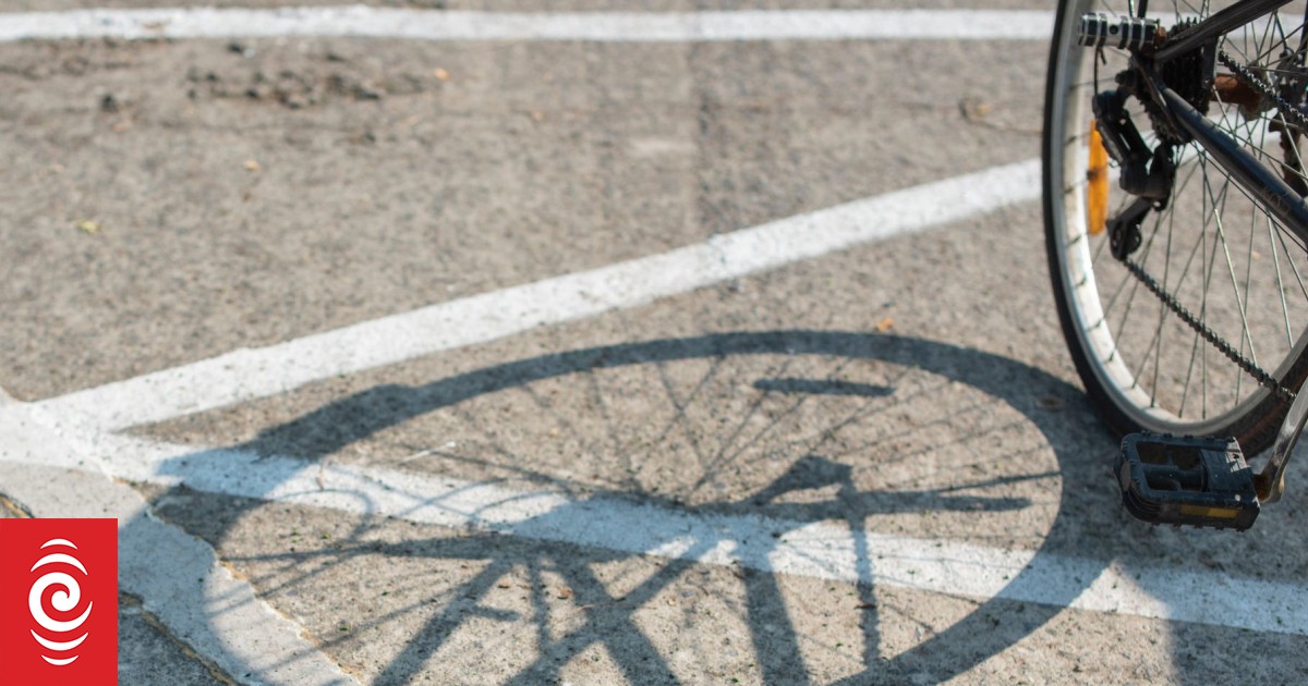 Suspected cycle thief stopped in his tracks | RNZ News