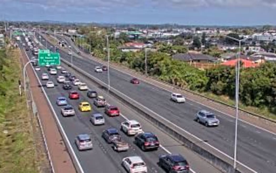 Traffic on Auckland motorway SH1 southbound near Takanini on 29 March 2024.
https://www.journeys.nzta.govt.nz/traffic-cameras/auckland/89