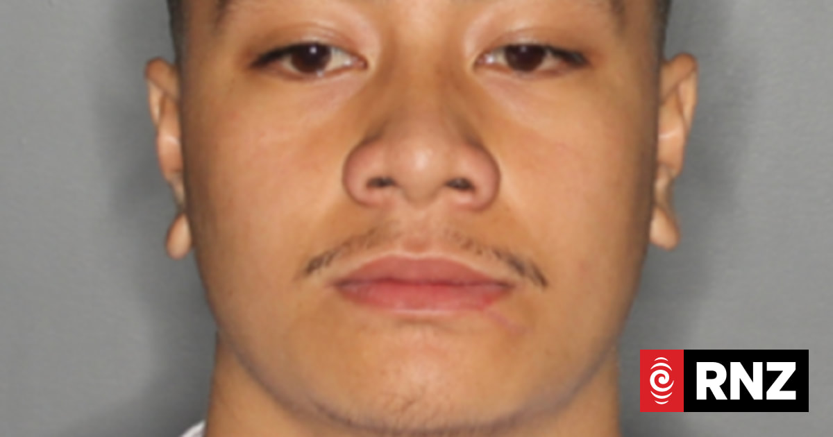 Junior Simolo sought by police in Auckland 'considered dangerous'