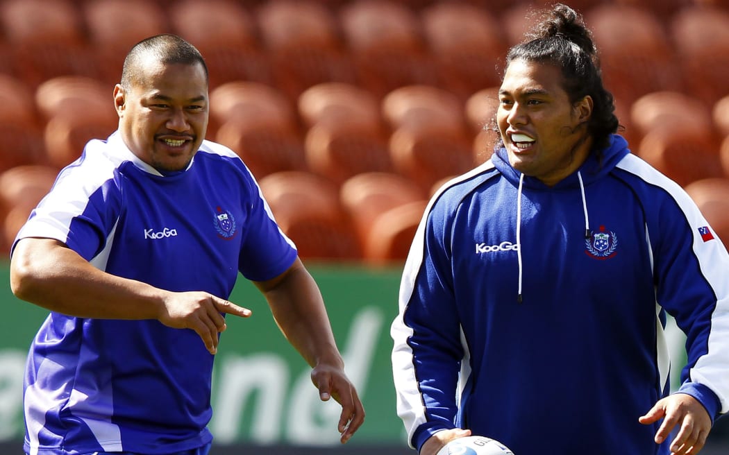 Manu Samoa front-rowers Ti'i Paulo and Census Johnston have retired from international rugby.