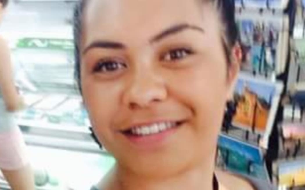 Arii - a kaimahi (volunteer) with the charity programme Adopt A Granny in Alice Springs