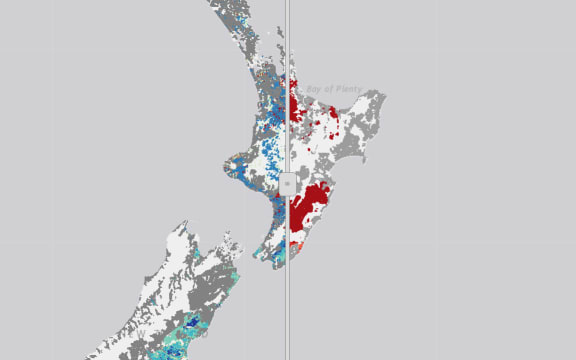 Left: total nitrogen levels in excess of current regulatory rules. Right: what might happen if nitrogen levels reduce in years to come.