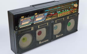 Madonna Disco Lite Dynasty Stereo ES-555 Boom Box