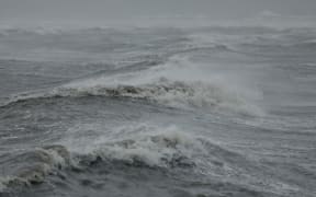 Wellington Harbour swell from Port road, Seaview.