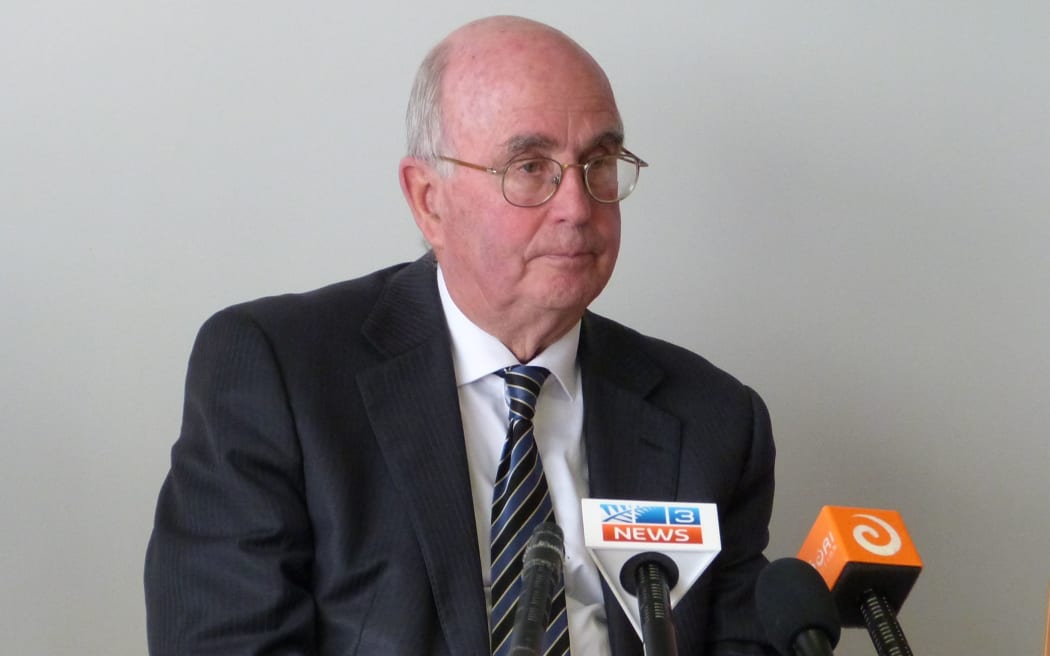 Sir David Carruthers.
