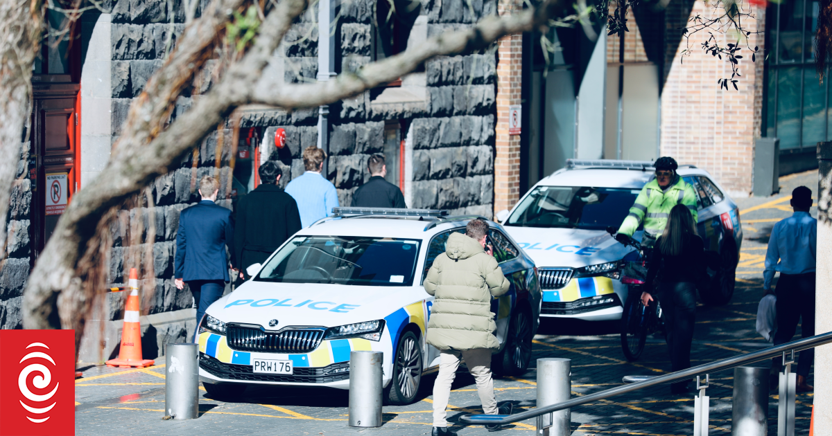 Auckland's Aotea Square cordons lifted after unattended bag found not to be dangerous
