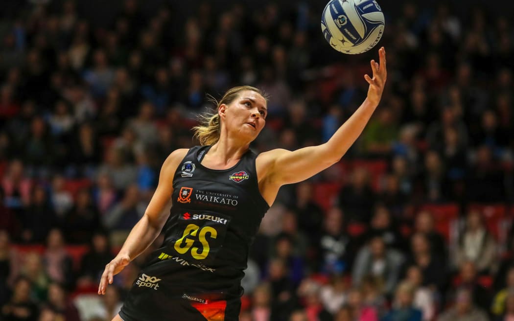 Goal shooter Lenize Potgieter has signed to the Southern Steel for 2019