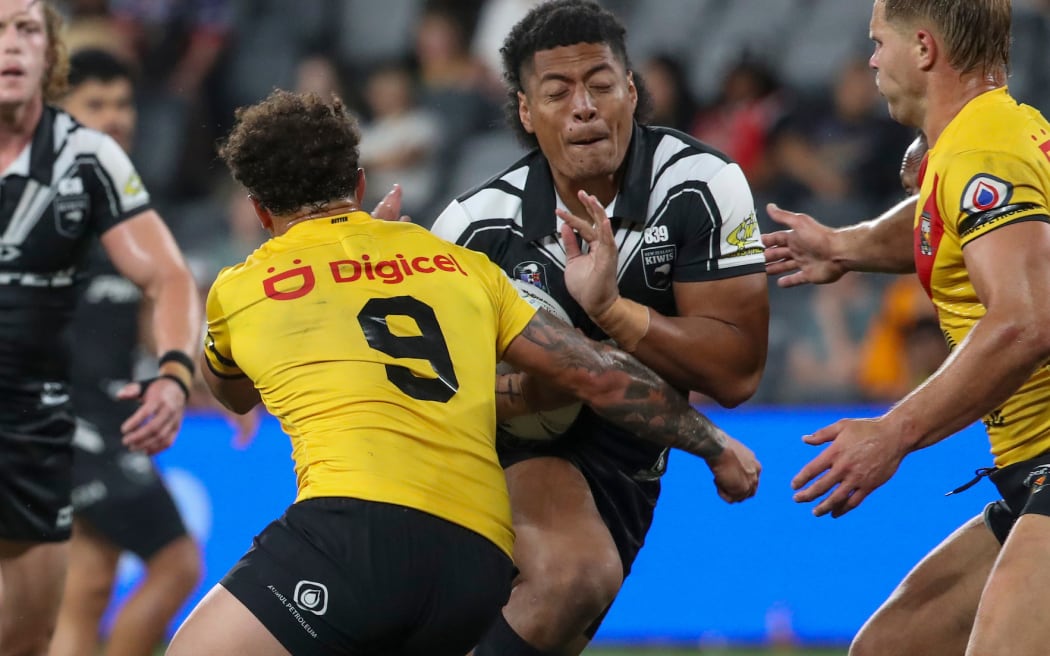 Naufahu Whyte in possession for New Zealand Kiwis v PNG.