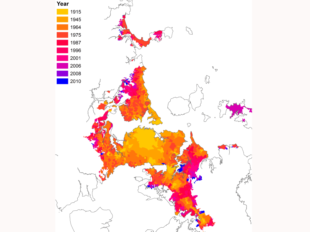 Increasing urban extension from 1915 to 2010, with recent development clear in the north and south of the region.