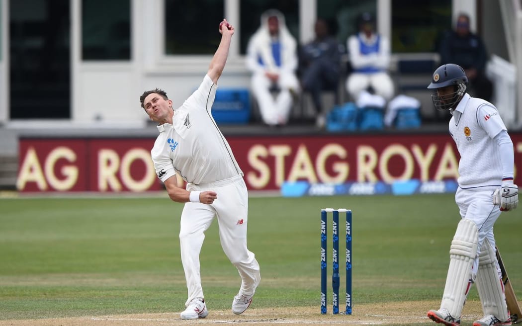 Trent Boult bowls against Sri Lanka at University Oval, Dunedin, New Zealand. Sunday 13 December 2015. Copyright photo: Andrew Cornaga / www.photosport.nz