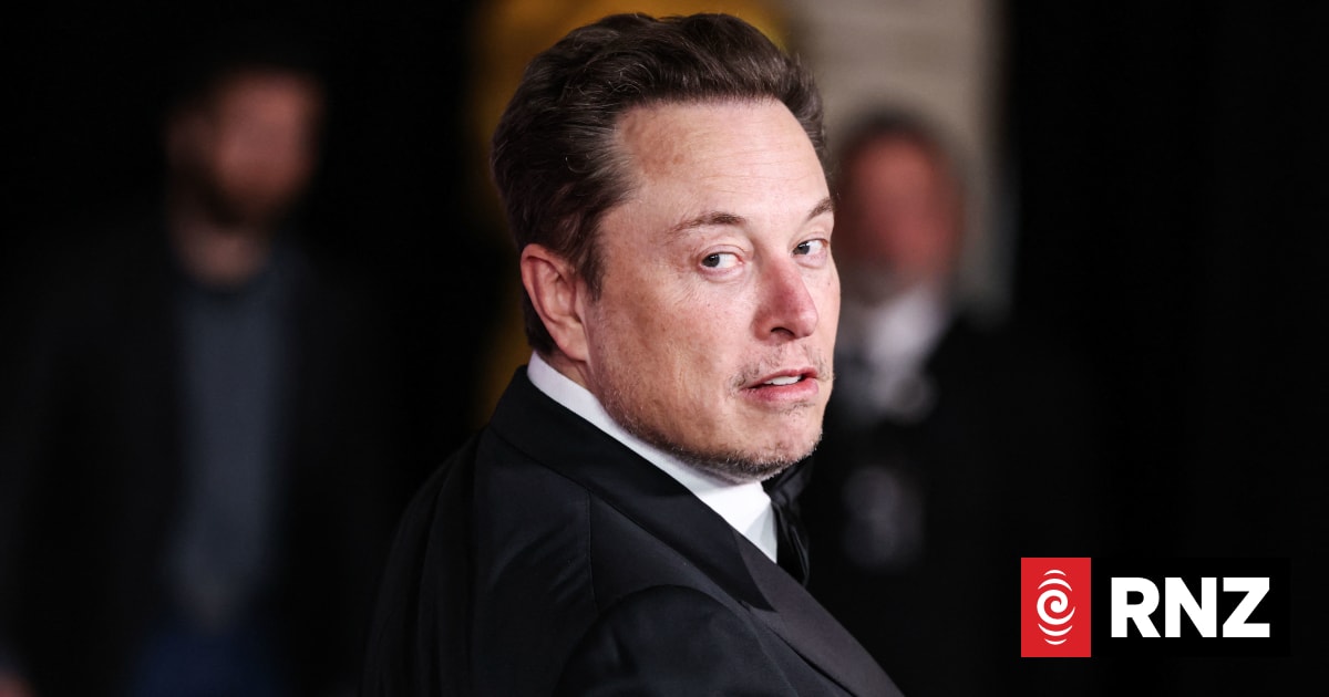New Zealand investors among those losing money in SpaceX price slump