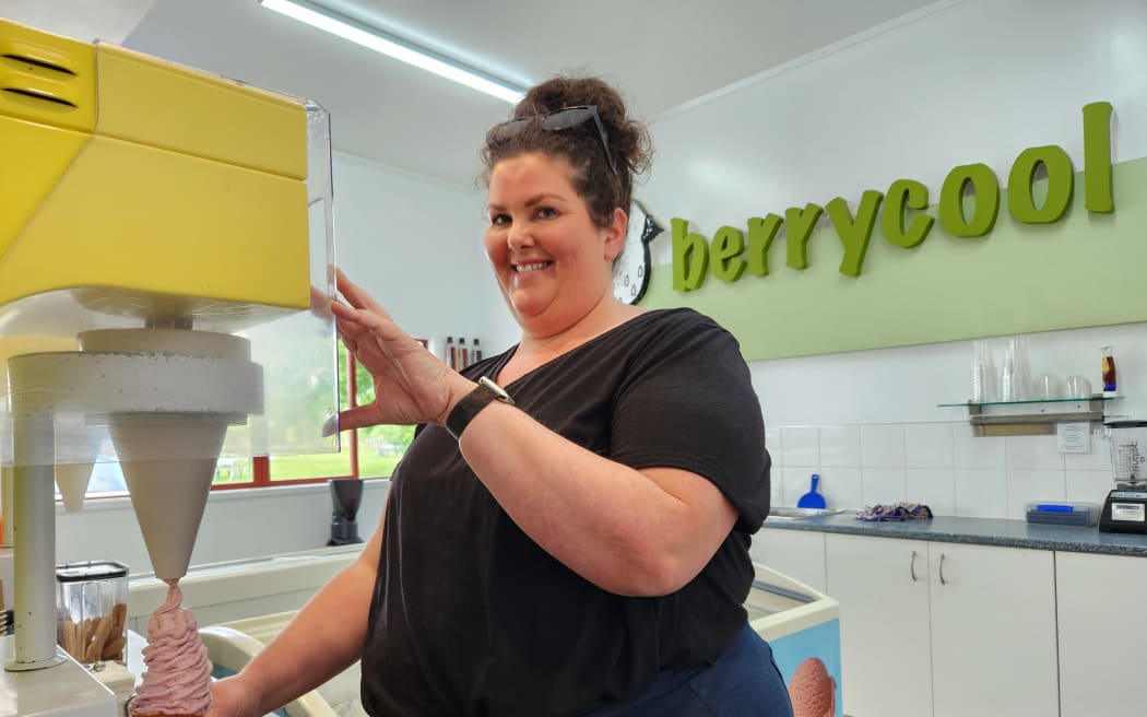 Jessie Loomans at the berry ice-cream maker