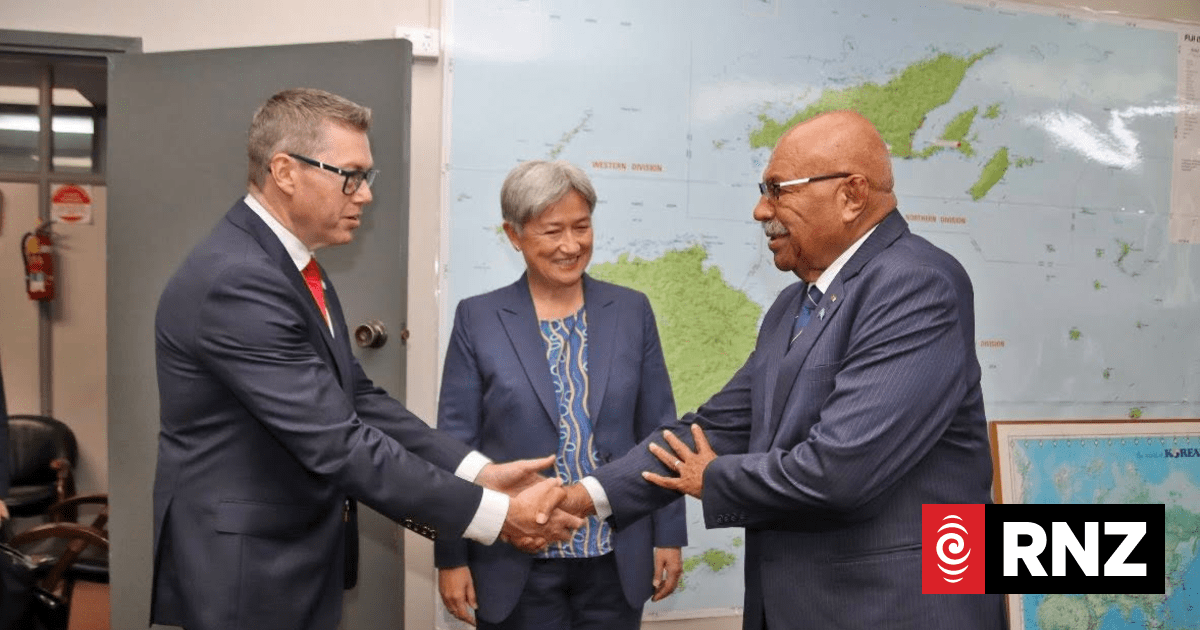Fiji cabinet approves new treaty with Australia