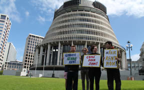 Renters United staged a farewell to the rent freeze outside Parliament on 25 September, 2020.