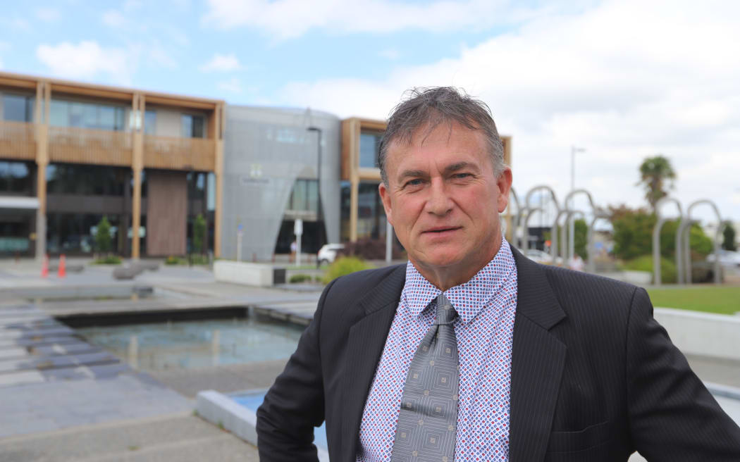 Mayoral candidate Jeff Ryan won’t apologise for “being a straight shooter” after having to concede his campaign to seek "RUC for roads" after Finance Minister Nicola Willis ruled it out.
