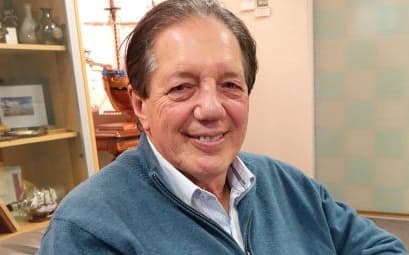 Tim Shadbolt in his office
