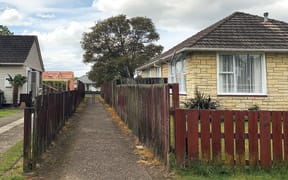 Neighbours at war