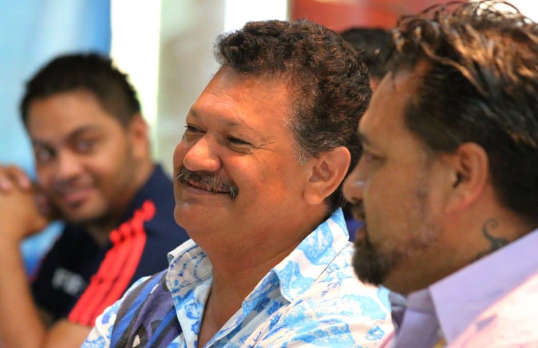 Cook Islands Football Association President Lee Harmon (c).