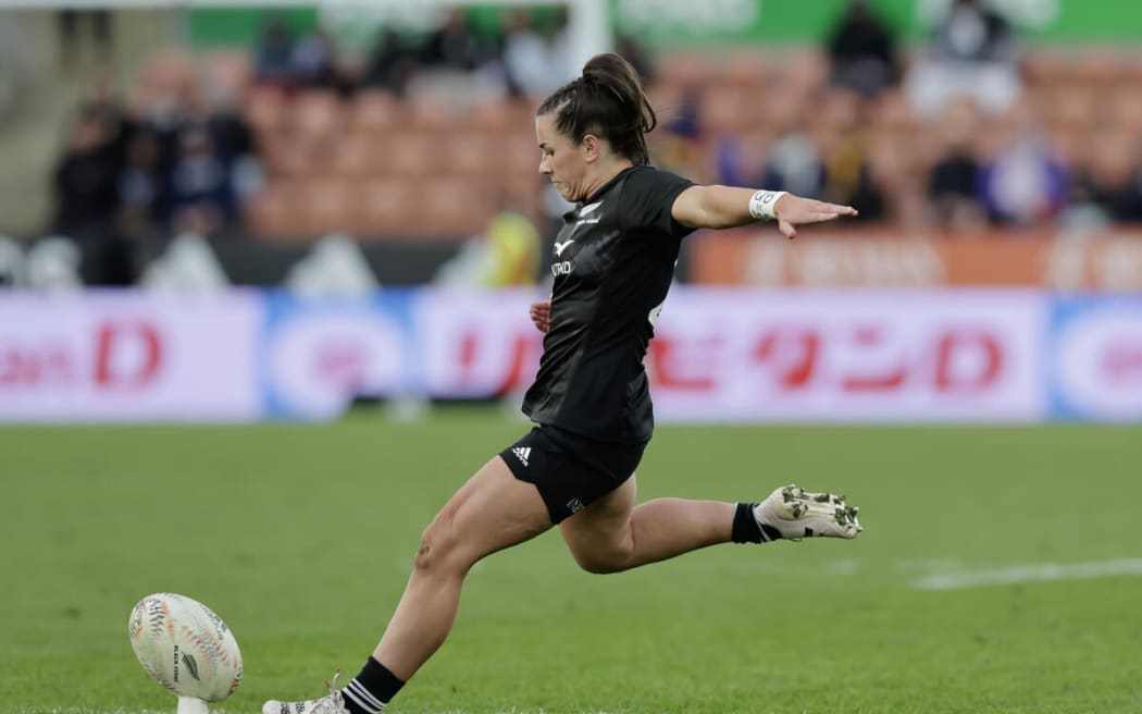 Rosie Kelly kicks a conversion during the Black Ferns v Australia.