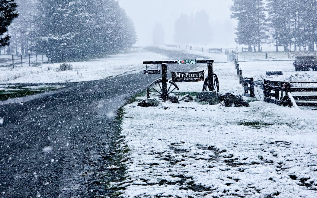 Heavy snow in Central Canterbury