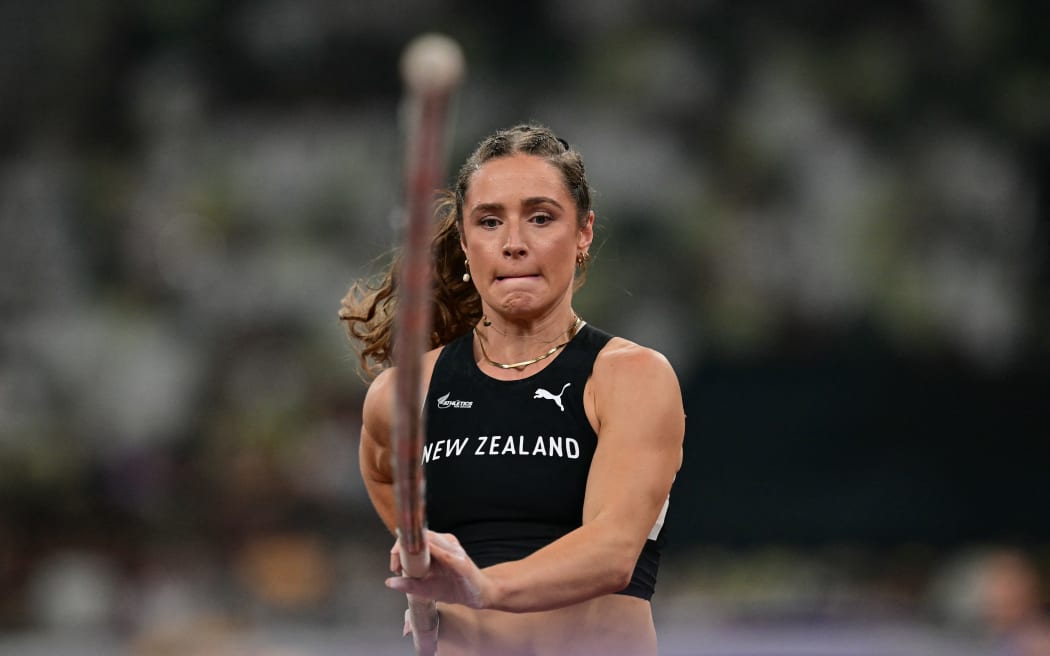 New Zealand’s athlete Imogen Ayris competes in the women’s pole vault final during the World Athletics Championships in Tokyo on September 17, 2025. (Photo by Ben STANSALL / AFP)