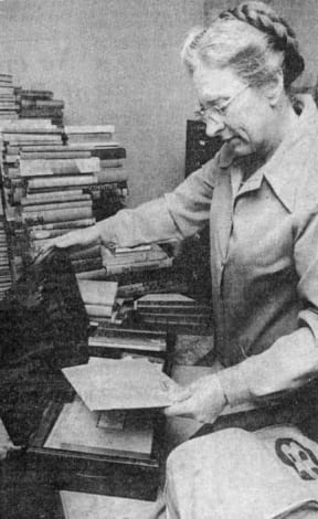 Mary Ronnie, New Zealand's former National Librarian