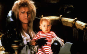 Labyrinthe
Labyrinth
1986
Real Jim Henson
David Bowie
Toby Fround.
Collection Christophel © Henson Associates/Lucasfilm/TriStar Pictures