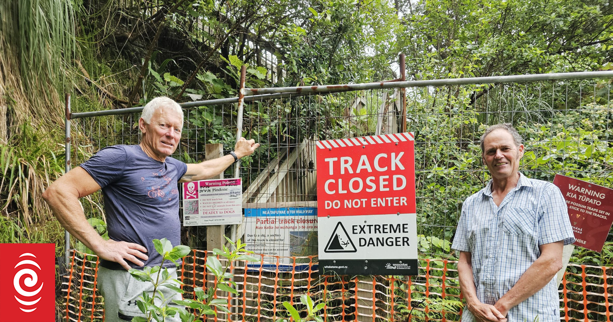 Health and safety paralysis holding back walkway - volunteers